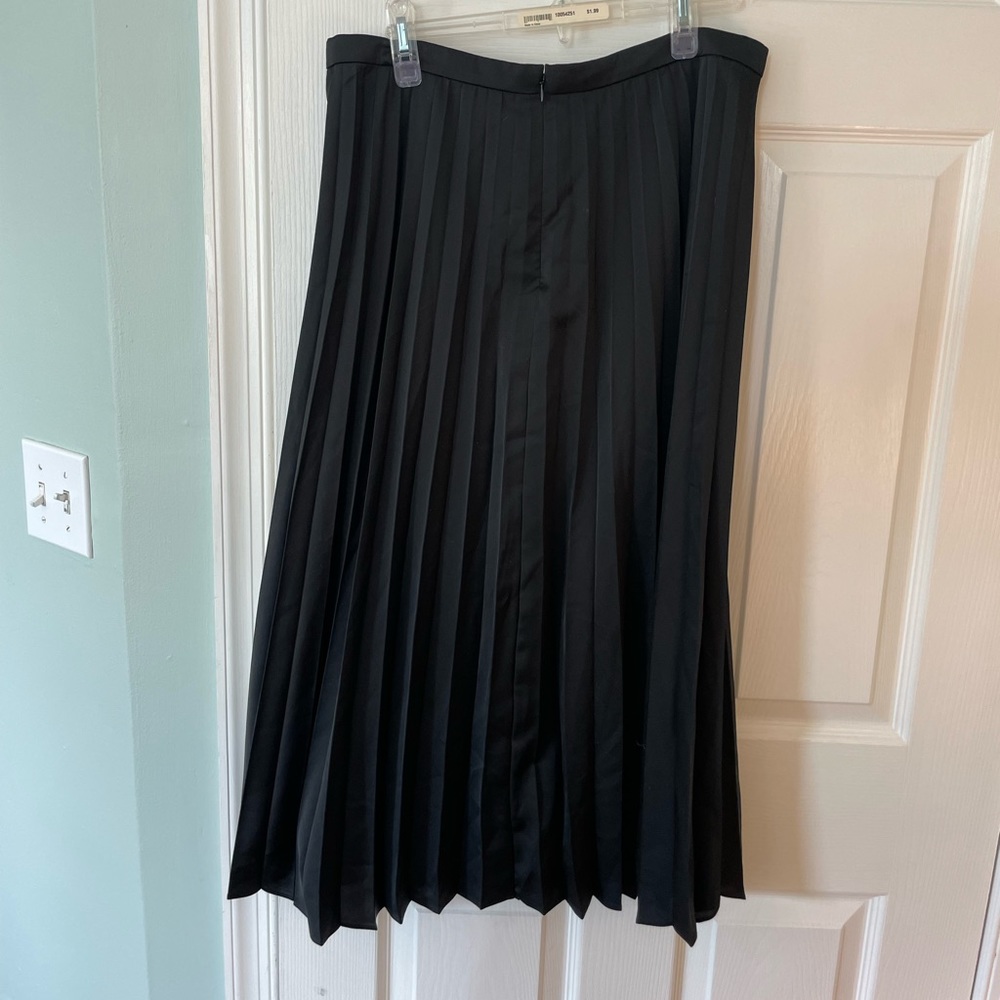 Jcrew pleated skirt in black